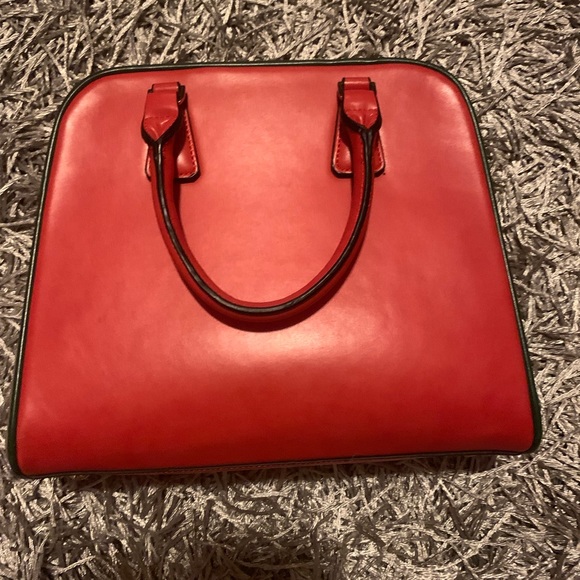 Red purse - Picture 2 of 3